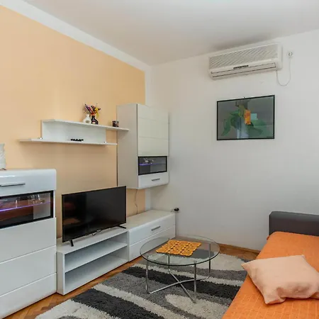 3 Bedroom Amazing In Lejlighed Crikvenica